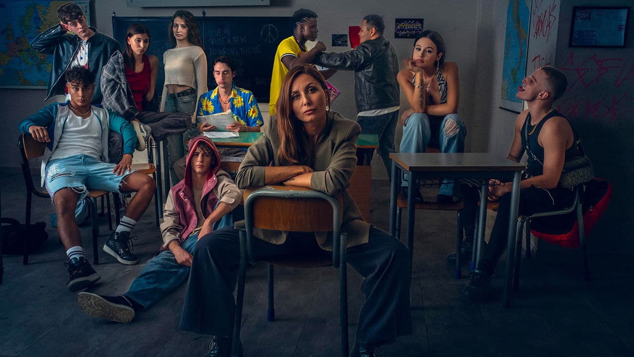 Domani interrogo Backdrop