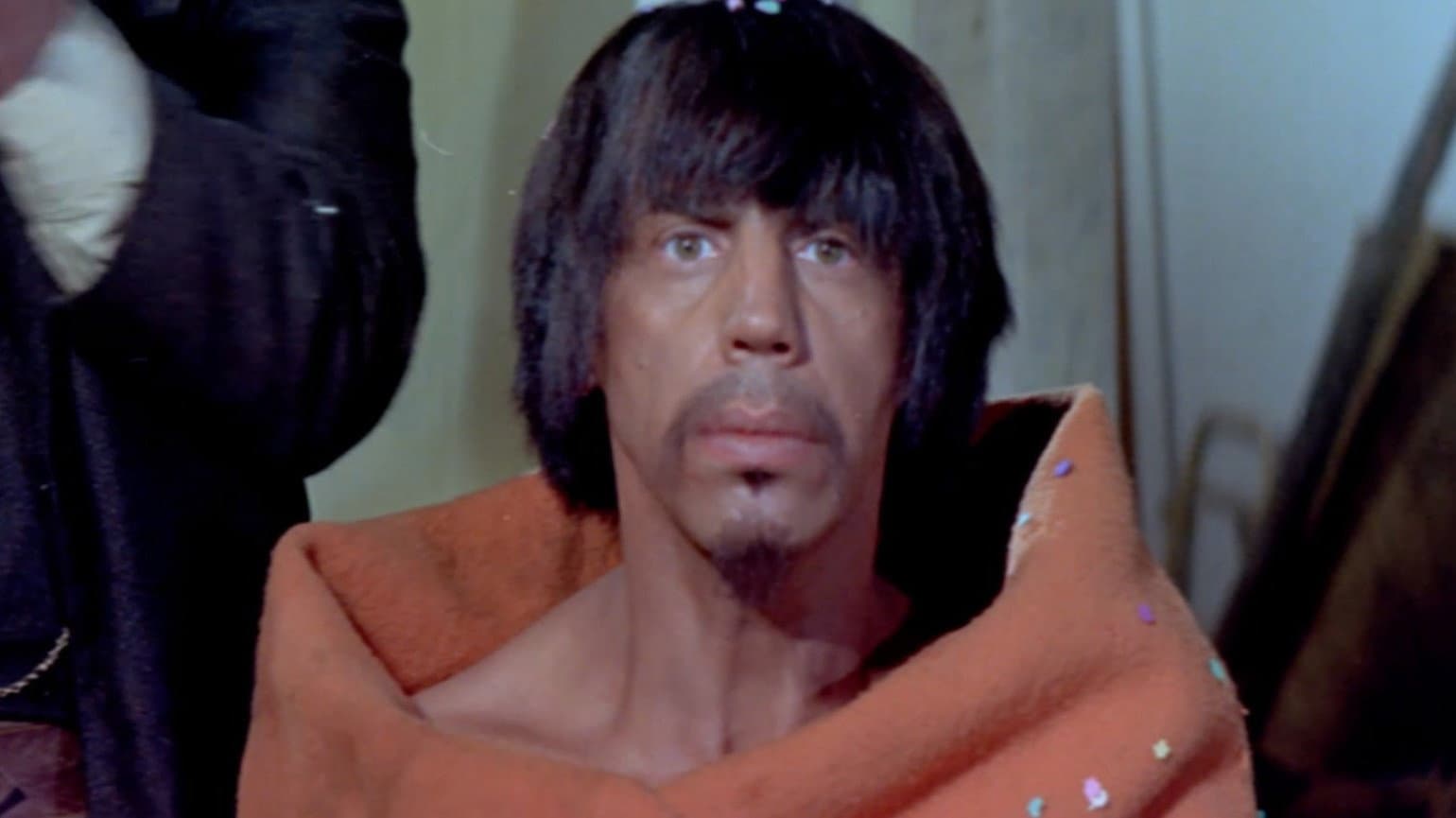 Inspector Calzonzin Backdrop